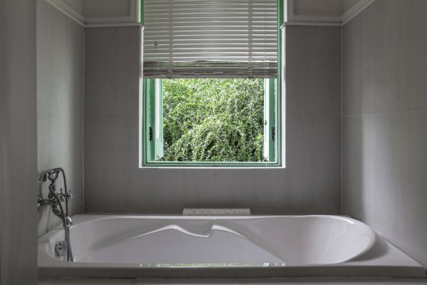 Cost of Fiberglass Tub Installation in Ellicott City
